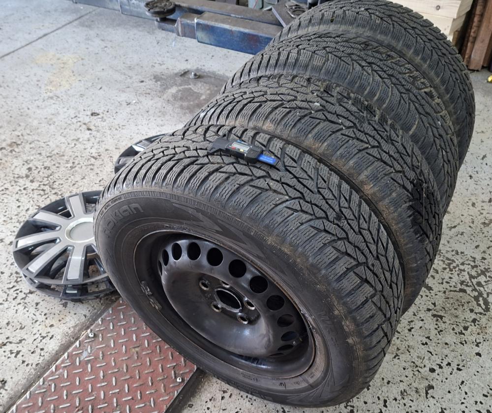 Winterrädersatz VW T5 Multivan 215/65 R 16 Gebraucht / wenig gelaufen